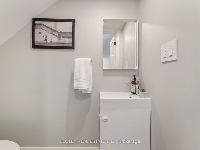 13 Patricia Dr, House other with 3 bedrooms, 4 bathrooms and 2 parking in Toronto ON | Image 19