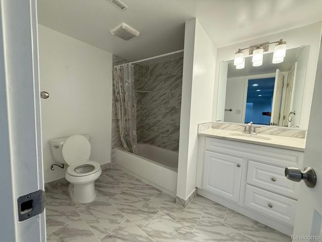 28975 Hearthstone Dr, House other with 4 bedrooms, 5 bathrooms and null parking in Novi MI | Image 51