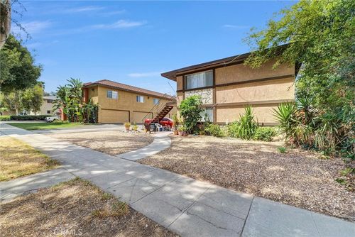 712 S Howard, Corona, CA, 92879 | Card Image