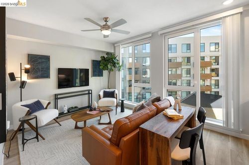 467-260 Brooklyn Basin Way, Oakland, CA, 94606-5272 | Card Image