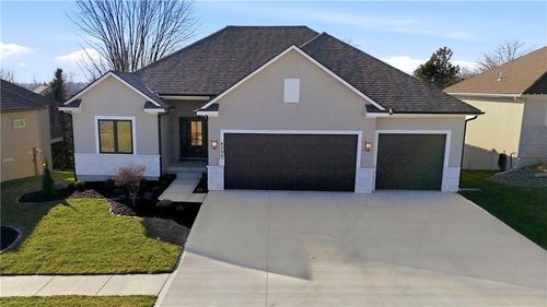 4300 Ne Hideaway Dr, Lee's Summit, MO, 64064-7400 | Card Image