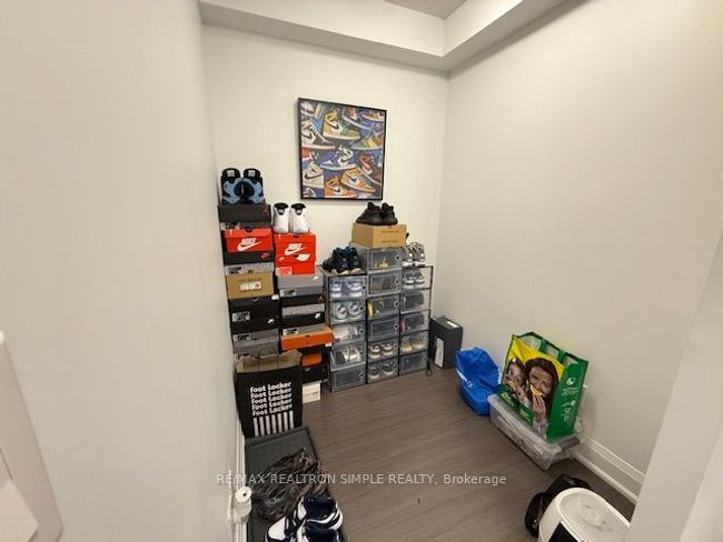 2008 - 1 Uptown Dr, Condo with 2 bedrooms, 1 bathrooms and 1 parking in Markham ON | Image 7