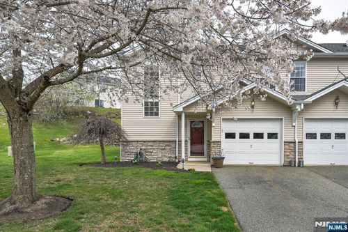 12 Peachtree Ln, Hamburg, NJ, 07419-2548 | Card Image