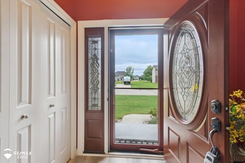 4405 Newark Cir, Grand Blanc, MI, 48439-2508 | Card Image