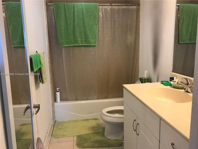 APT-418 - 19380 Collins Ave, Condo with 2 bedrooms, 2 bathrooms and null parking in Sunny Isles Beach FL | Image 8