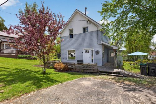 14 Centre St, Penetanguishene, ON, L9M1P1 | Card Image