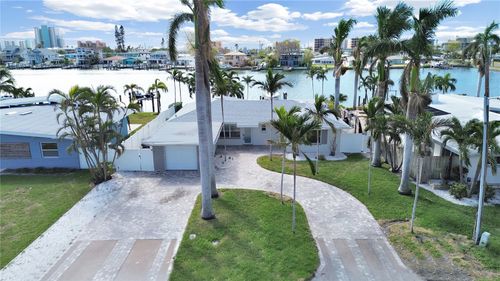 11420 4th Street E, TREASURE ISLAND, FL, 33706 | Card Image