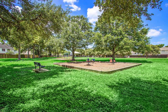 3702 Walden Dr, House other with 3 bedrooms, 2 bathrooms and 2 parking in Pearland TX | Image 25
