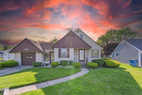 1648 S Wheeling St, Oregon, OH, 43616-3908 | Card Image