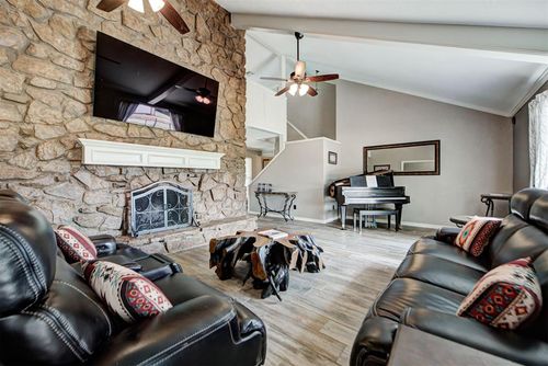 10500 Mcclain Avenue, Yukon, OK, 73099 | Card Image