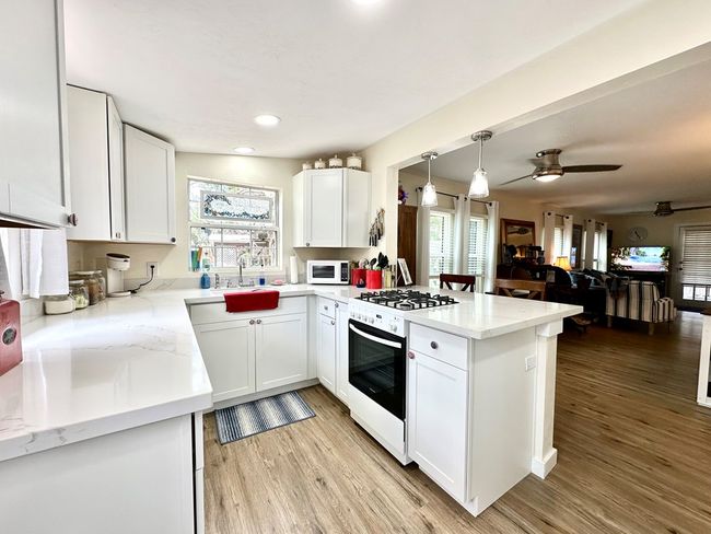 12409 Live Oak St, House other with 2 bedrooms, 1 bathrooms and 1 parking in CEDAR KEY FL | Image 32