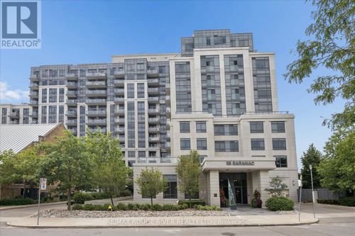 330-35 Saranac Boulevard, Toronto (Englemount-Lawrence), ON, M6A2G4 | Card Image