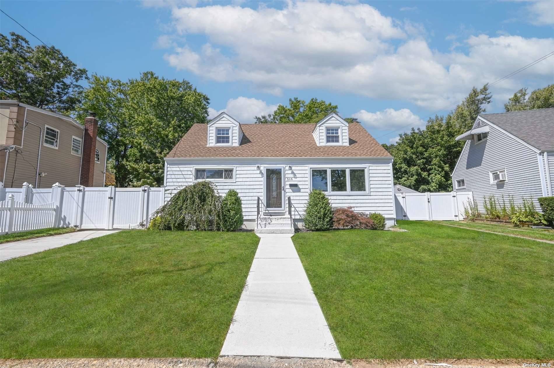 Barbara Ln, West Hempstead, NY 11552