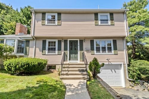 27 Valley Rd, Needham, MA, 02492-4720 | Card Image