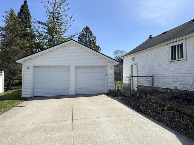 2+ Garage | Image 16