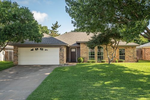 2926 Cripple Creek Trl, Grapevine, TX, 76051-4760 | Card Image
