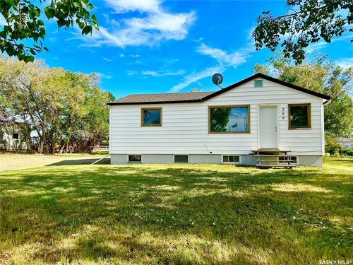 209 4th Ave E, Coleville, SK, S0L1S2 | Card Image