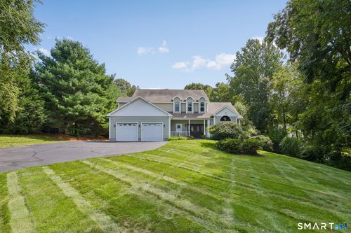 8 White Oak Ln, Quaker Hill, CT, 06375-1045 | Card Image