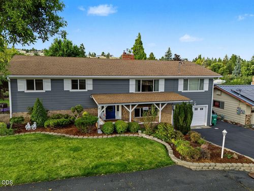 2460 Redwood Drive, Klamath Falls, OR, 97601 | Card Image