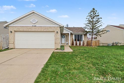 4748 Meadow Lake Dr, Grand Rapids, MI, 49512-5440 | Card Image