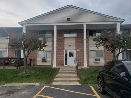 apt-206-693 E Fullerton Ave, GLENDALE HEIGHTS, IL, 60139-2559 | Card Image