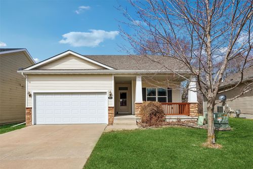 10023 N Glenstone Ct, Johnston, IA, 50131-2452 | Card Image
