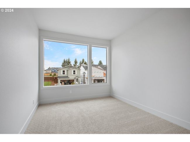 8870 Sw Mohegan Ln, House other with 5 bedrooms, 3 bathrooms and 3 parking in Tualatin OR | Image 32