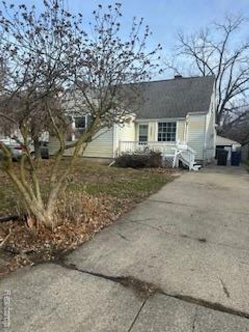 15552 Macarthur, Redford, MI, 48239-3919 | Card Image