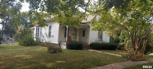 303 Sycamore St, New Windsor, IL, 61465-5113 | Card Image