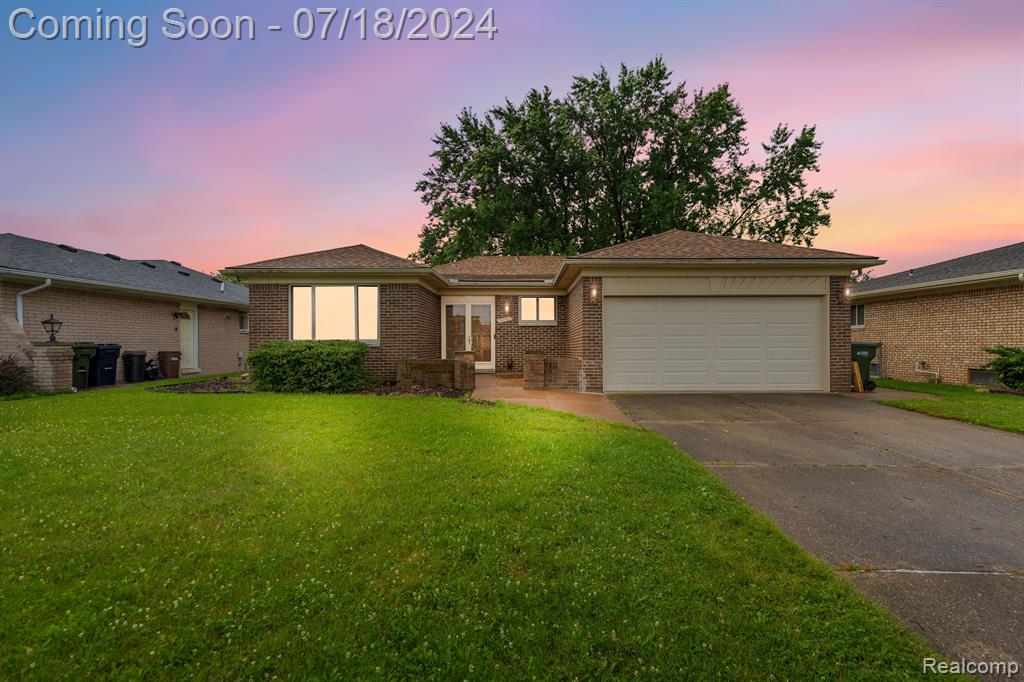 Belinda Dr, Sterling Heights, MI 48310