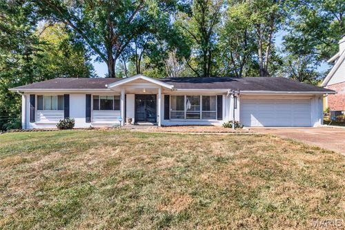 13016 Ambois Dr, Saint Louis, MO, 63141-7307 | Card Image