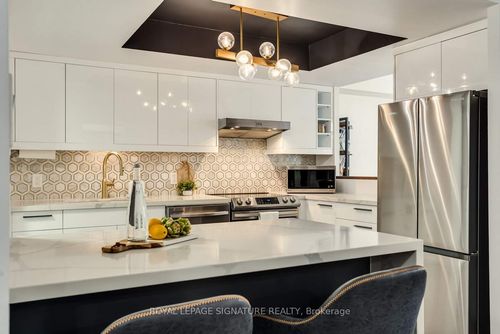 108-271 Ridley Blvd, Toronto, ON, M5M4N1 | Card Image