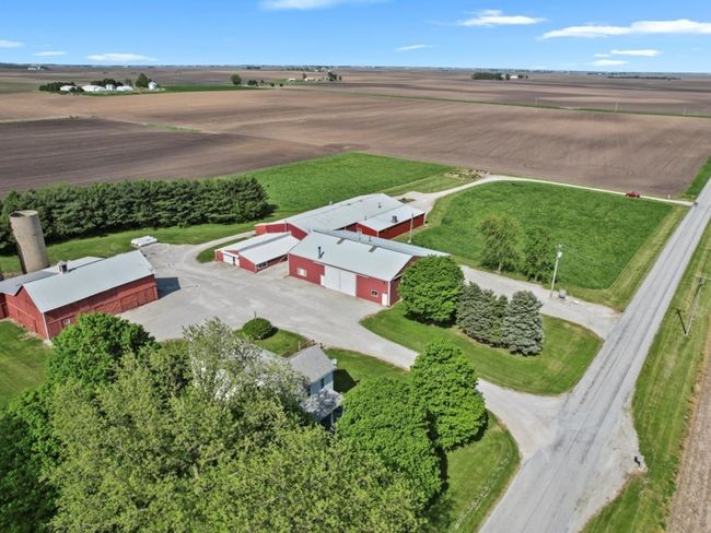 964 E 1100 North Rd, Home with 4 bedrooms, 1 bathrooms and 8 parking in Bement IL | Image 4