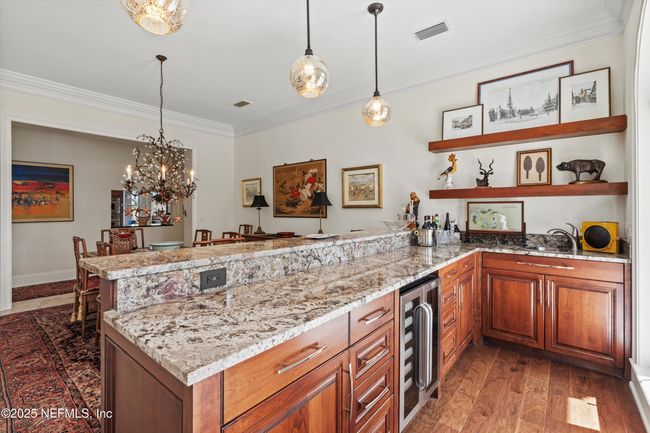 Bar in Dining Room | Image 14