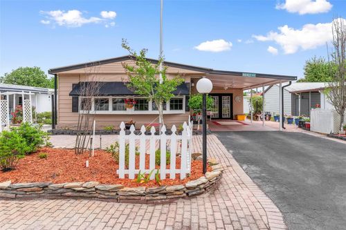 2470 Karen Dr, MOUNT DORA, FL, 32757-9423 | Card Image