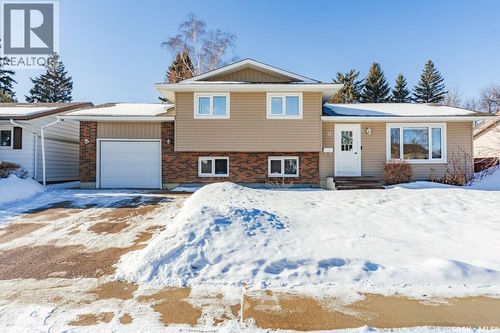 11 Schwager Cres, Saskatoon, SK, S7H5C1 | Card Image