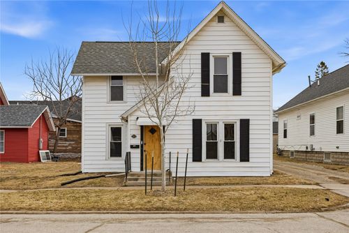 580 9th St, Marion, IA, 52302-3343 | Card Image