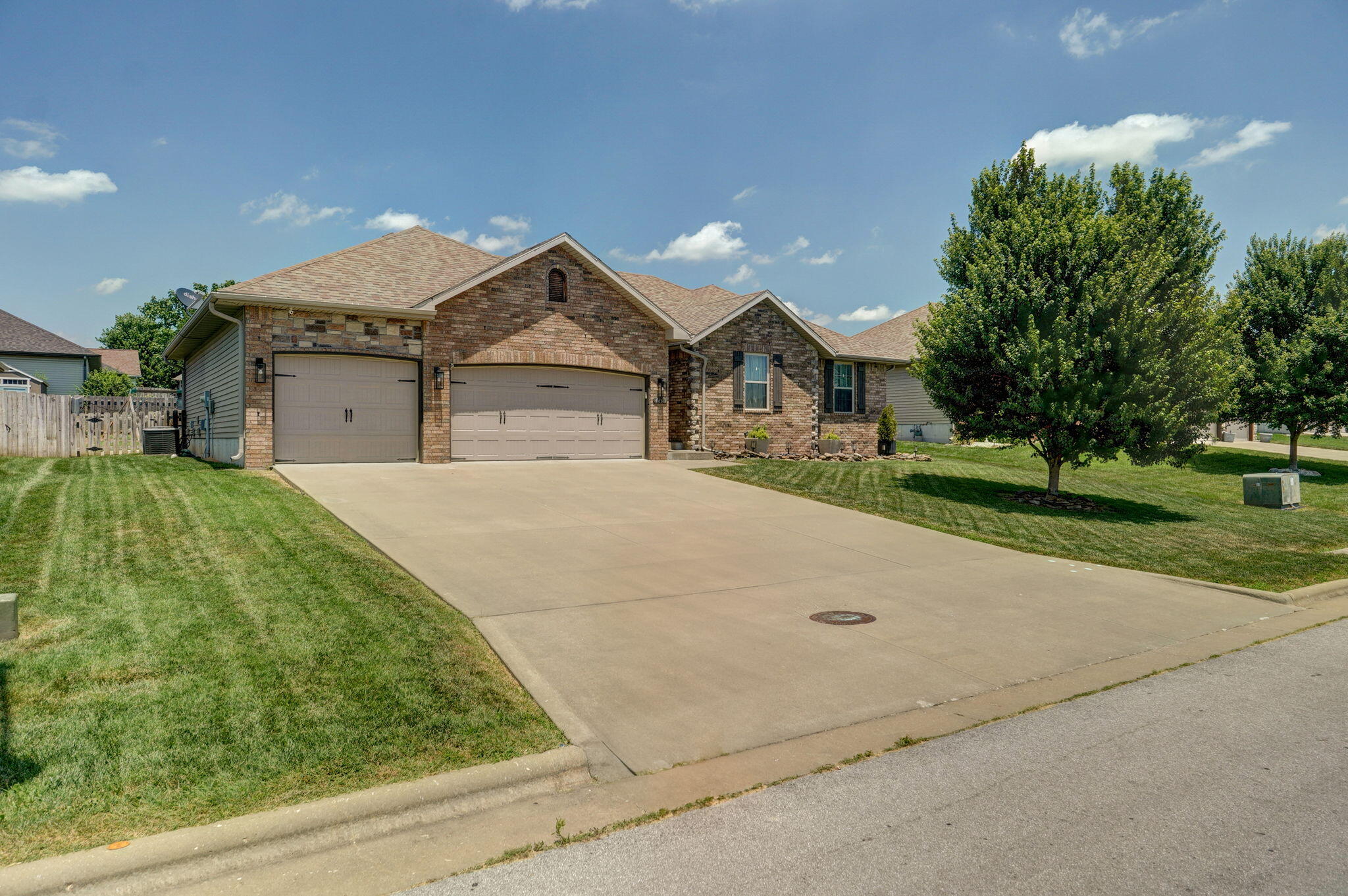 Oneida Dr, Springfield, MO 65802