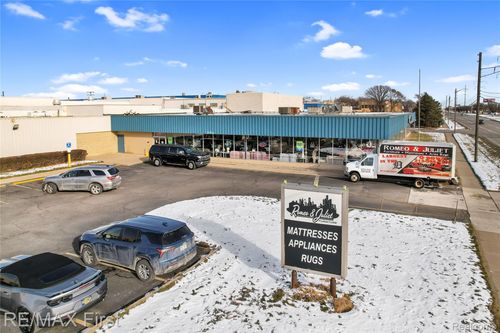 8655 E 8 Mile Rd, Warren, MI, 48089-3019 | Card Image