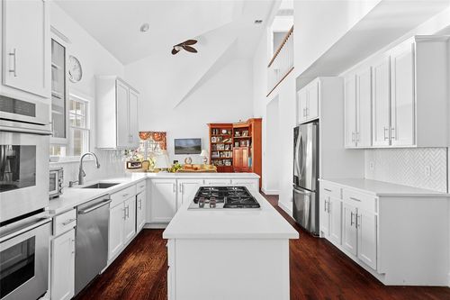 6 Covey Ct, East Hampton, NY, 11937-2631 | Card Image
