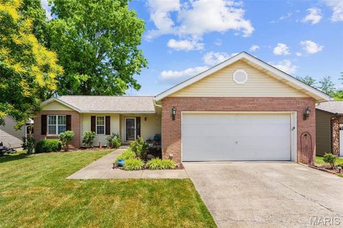 18 Germania Dr, Columbia, IL, 62236-1530 | Card Image
