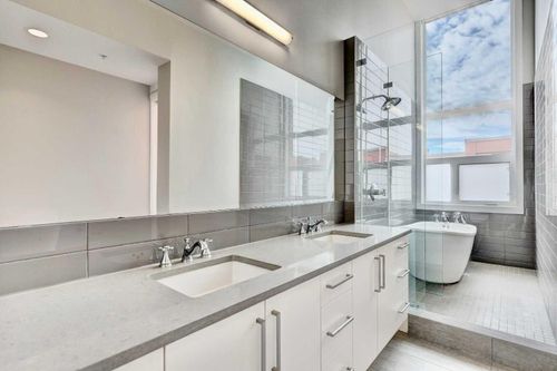 208-2717 17 St Sw, Calgary, AB, T2T4N4 | Card Image
