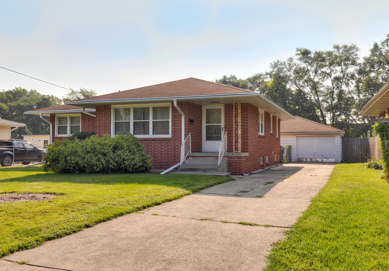 Glenbrook Dr, Des Moines, IA 50316