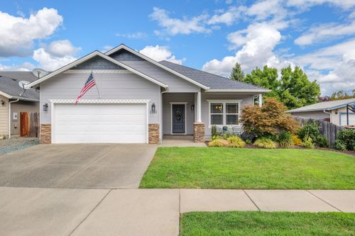 2140 Nick Way, Grants Pass, OR, 97527-4242 | Card Image