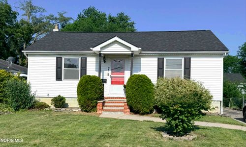 941 N Summit St, Bowling Green, OH, 43402-1840 | Card Image