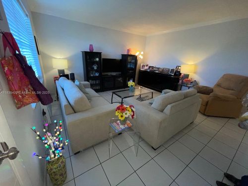 apt-109-17000 Ne 14th Ave, North Miami Beach, FL, 33162-2925 | Card Image