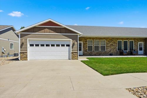 2214 Splitrock Dr, Sturgis, SD, 57785-7001 | Card Image