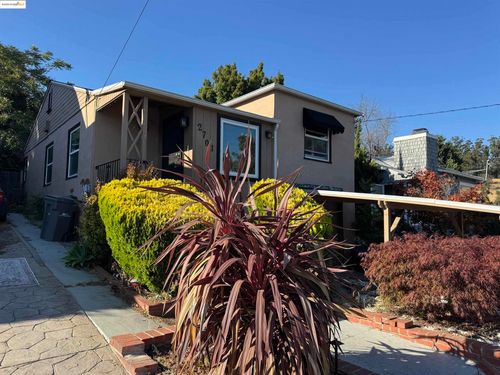 2701 Oliver Ave, Oakland, CA, 94605-4824 | Card Image