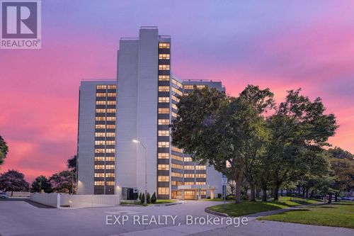 808-2323 Confederation Parkway, Mississauga (Cooksville), ON, L5B1R6 | Card Image