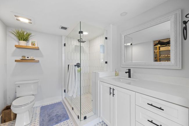 404 - 201 S Seas 404 Drive, Condo with 2 bedrooms, 2 bathrooms and null parking in Jupiter FL | Image 17
